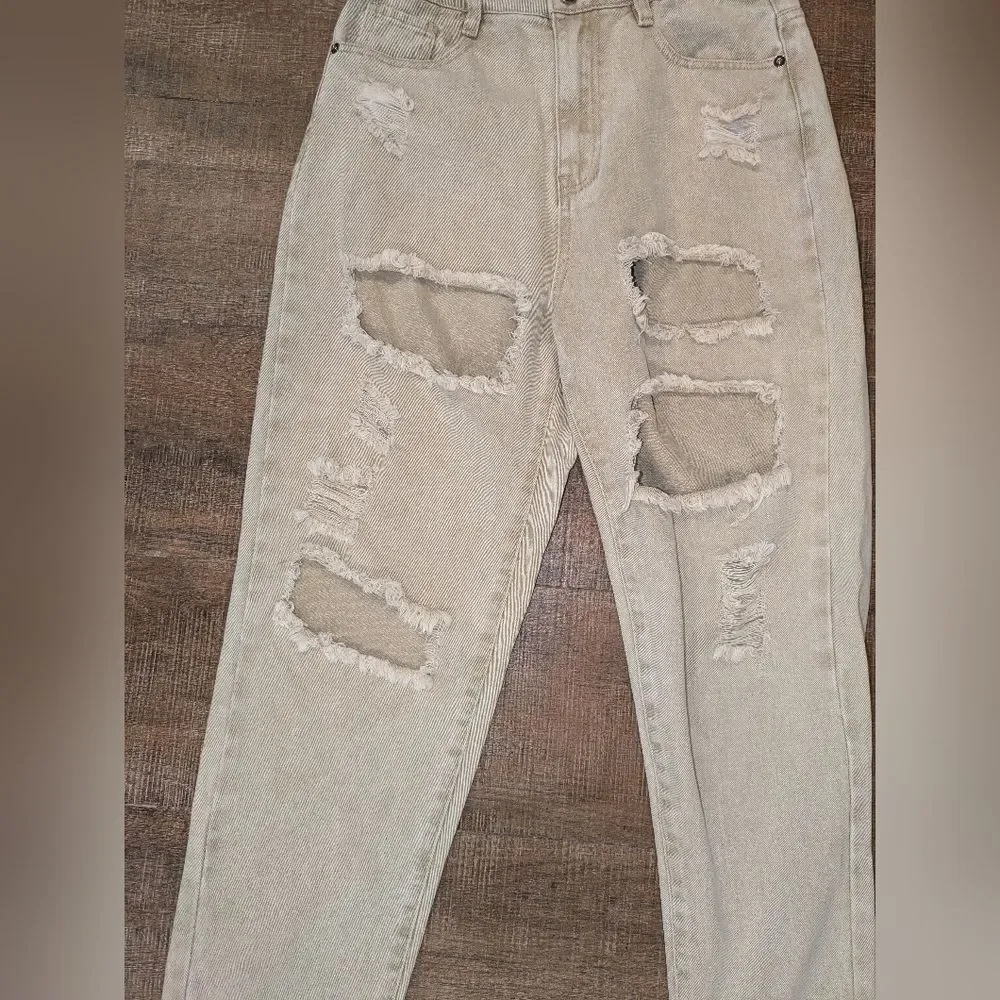 Missguided Riot High Rise Extreme Ripped Mom Jeans Stone Size: 6 - Picture 5 of 12